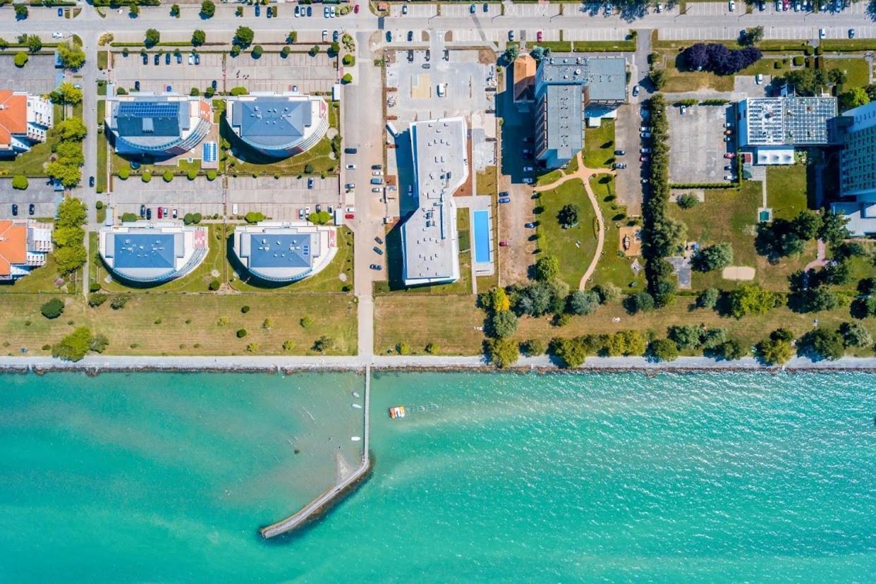 Myflat Coral Beach Apartment Шіофок Екстер'єр фото