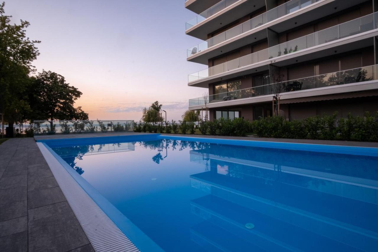 Myflat Coral Beach Apartment Шіофок Екстер'єр фото