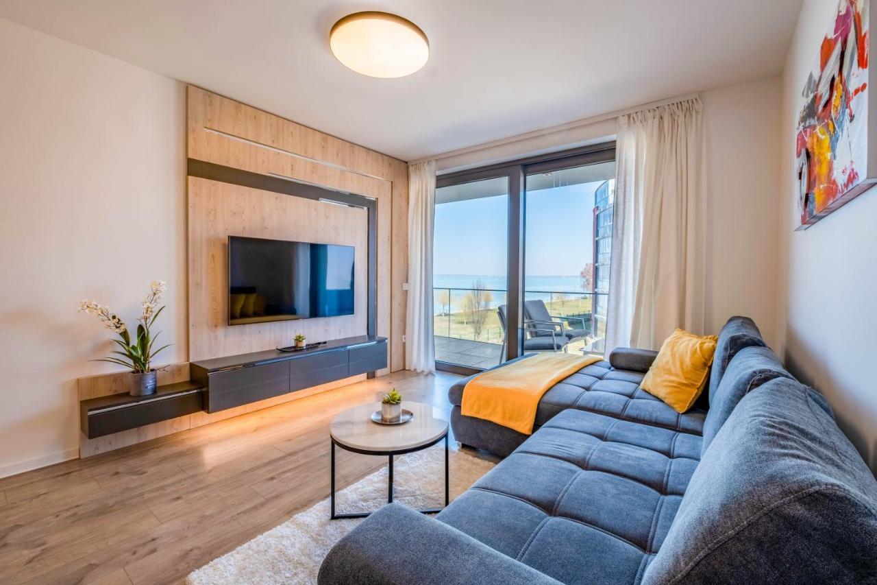 Myflat Coral Beach Apartment Шіофок Екстер'єр фото